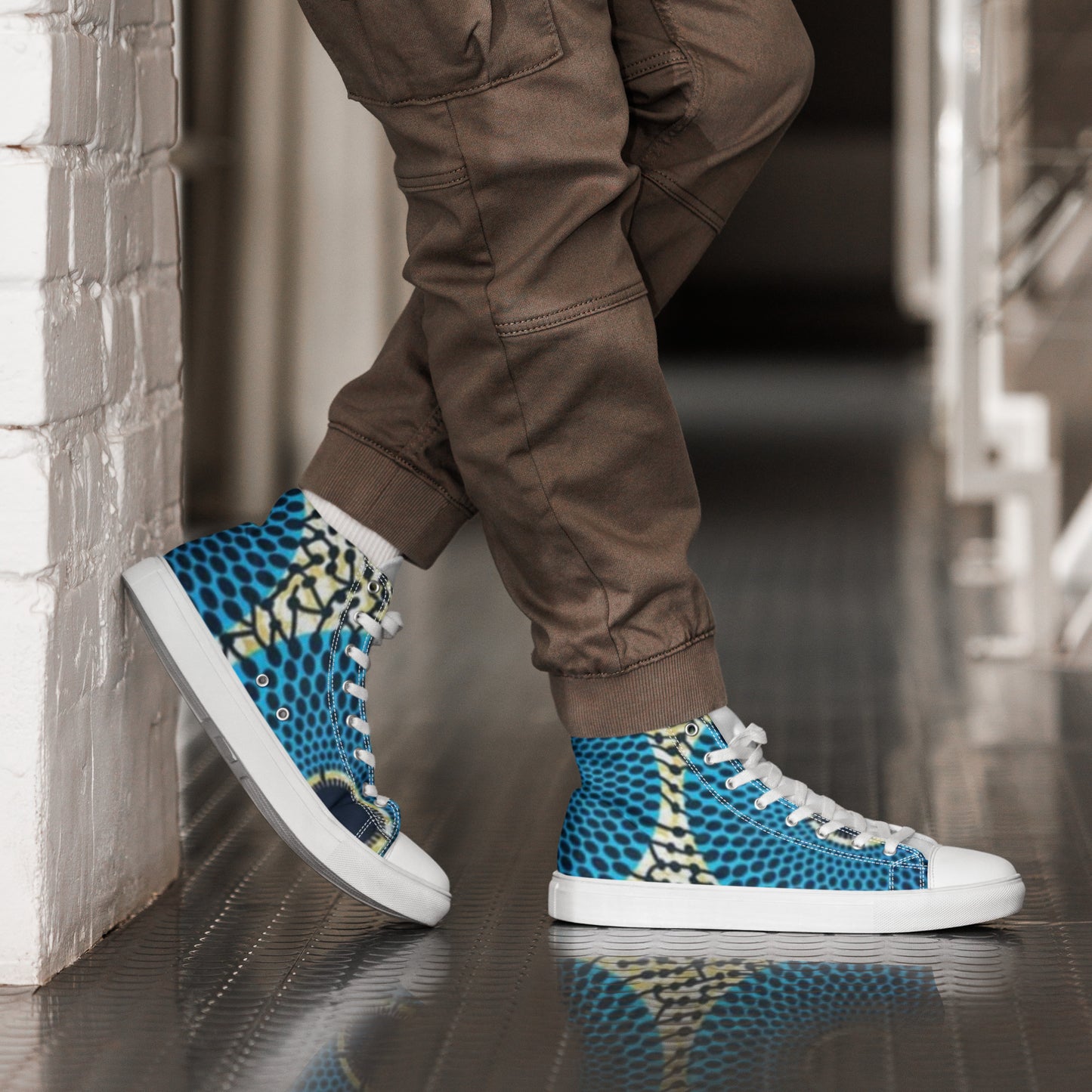 Men’s high top Ethneek shoes